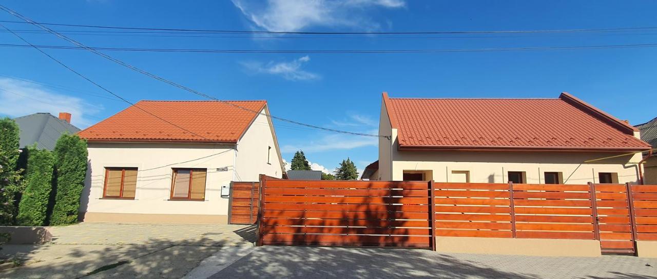Bereg-Travel Hotel Exterior photo